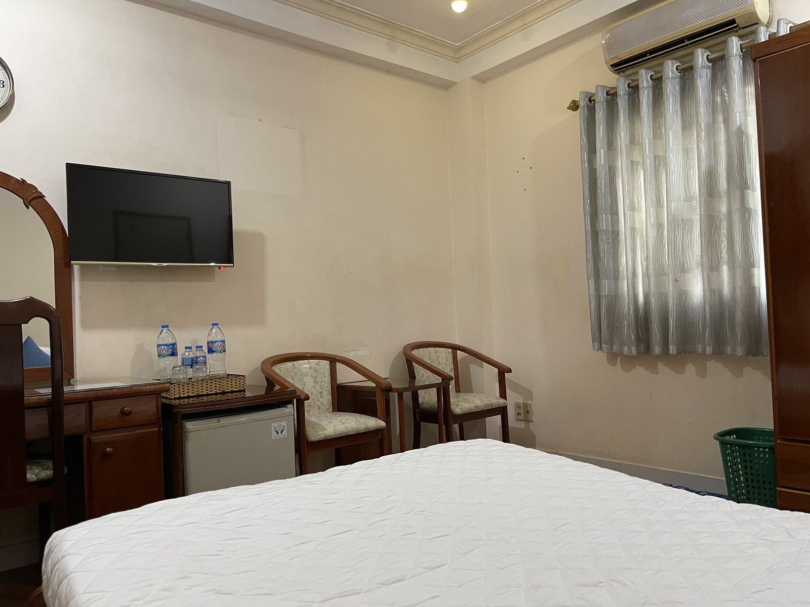  1 BED ROOM 1,6m. 1-2 PEOPLE. Free 2 bottles of water